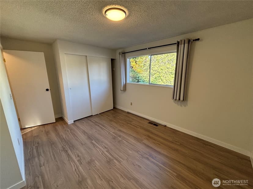 Property photo for 15509 Meridian Avenue N, Shoreline photo 25