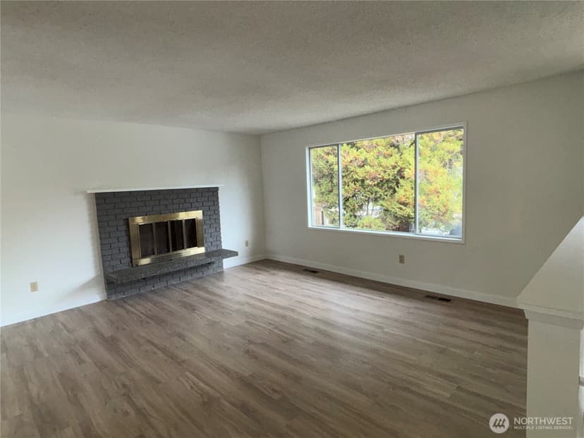 Property photo for 15509 Meridian Avenue N, Shoreline photo 8