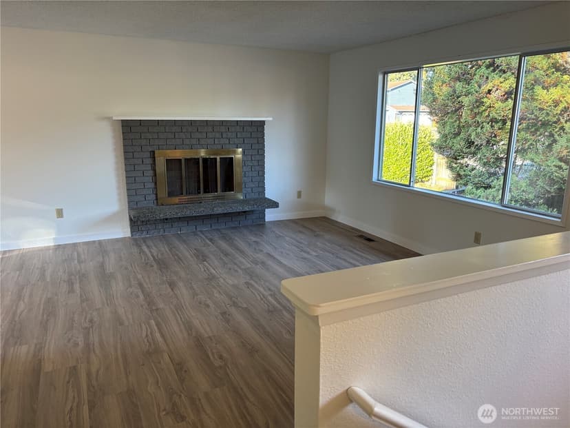 Property photo for 15509 Meridian Avenue N, Shoreline photo 11