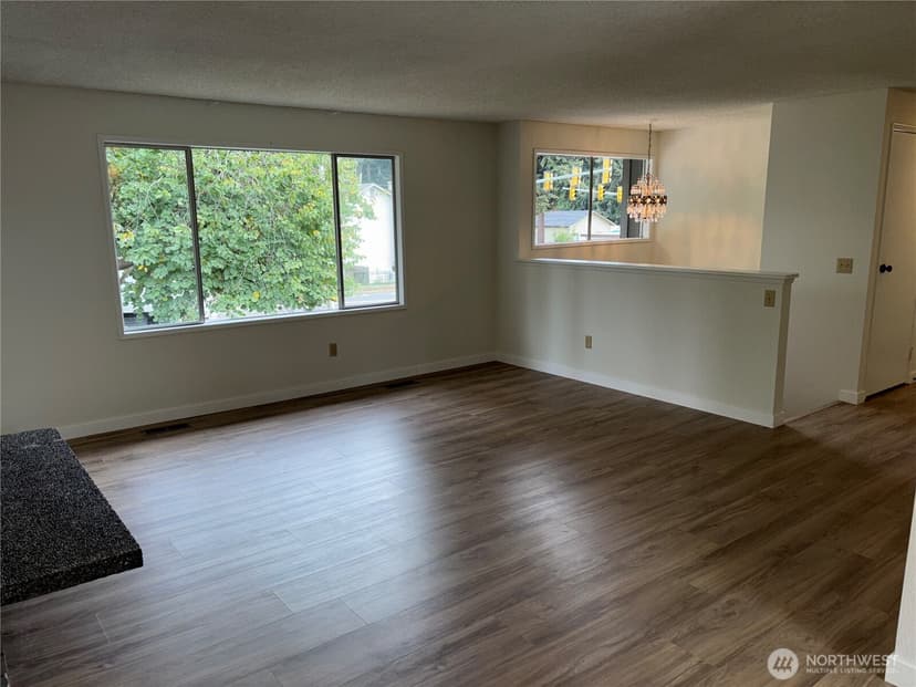 Property photo for 15509 Meridian Avenue N, Shoreline photo 9