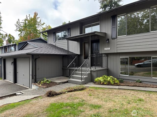 Property photo for 15509 Meridian Avenue N, Shoreline photo 3