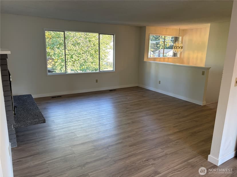 Property photo for 15509 Meridian Avenue N, Shoreline photo 6