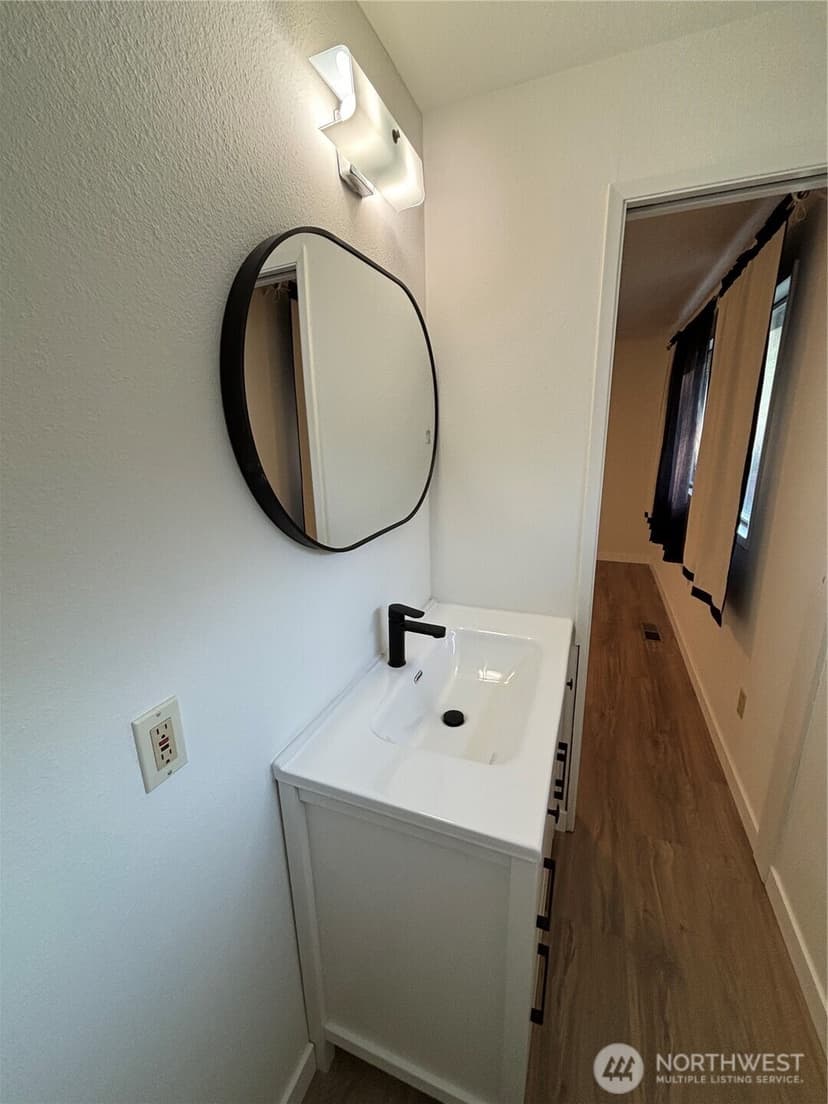 Property photo for 15509 Meridian Avenue N, Shoreline photo 24