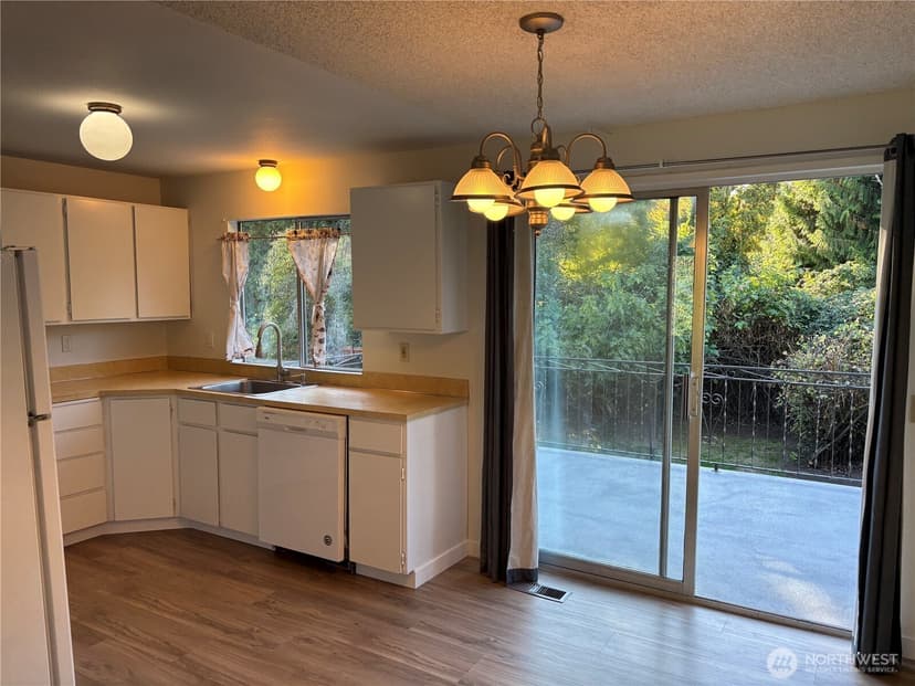 Property photo for 15509 Meridian Avenue N, Shoreline photo 16