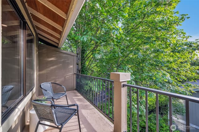 Property photo for 11701 100th Avenue NE #4, Kirkland photo 4