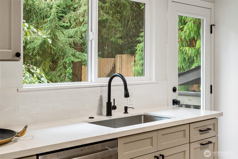 Property photo for 7420 181st Place SW, Edmonds photo 14
