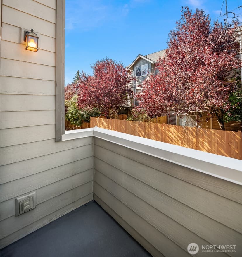Property photo for 8521 Interlake Avenue N #B, Seattle photo 12