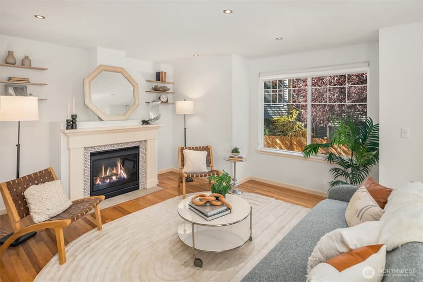 Property photo for 8521 Interlake Avenue N #B, Seattle photo 5