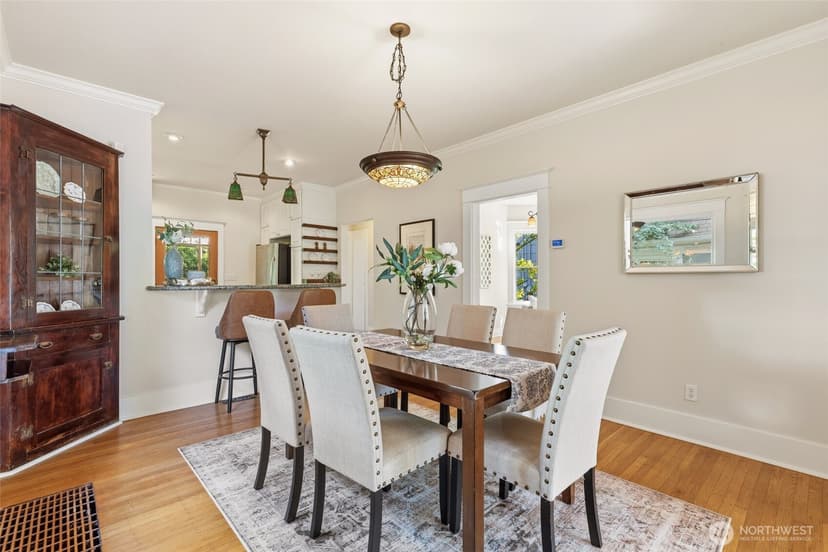 Property photo for 5246 12th Avenue NE, Seattle photo 11