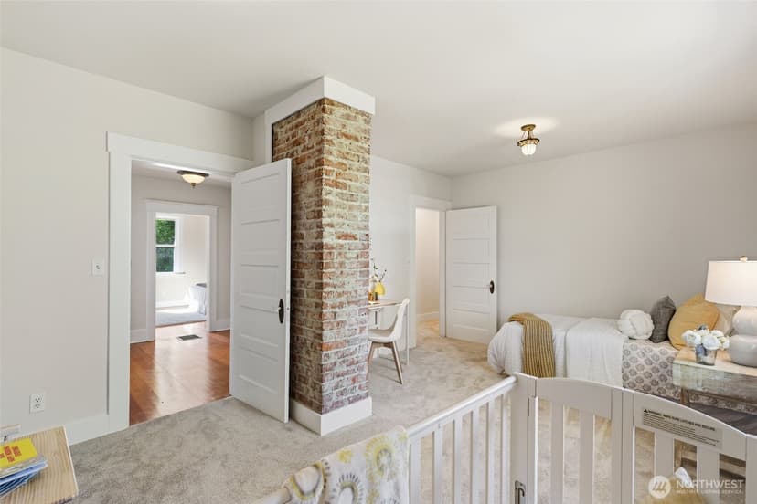 Property photo for 5246 12th Avenue NE, Seattle photo 24