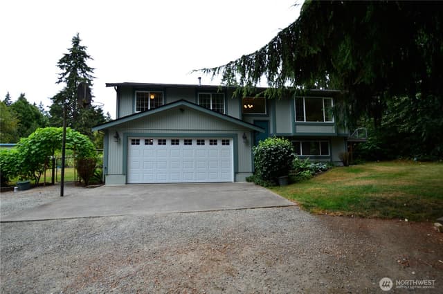 Property photo for 9925 61st Avenue E, Puyallup photo 2