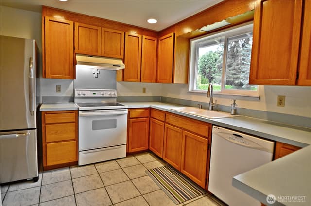 Property photo for 9925 61st Avenue E, Puyallup photo 5