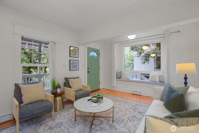 Property photo for 2106 Fairmount Avenue SW, Seattle photo 4