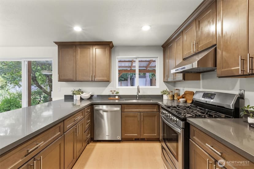 Property photo for 1007 174th Avenue NE, Bellevue photo 13