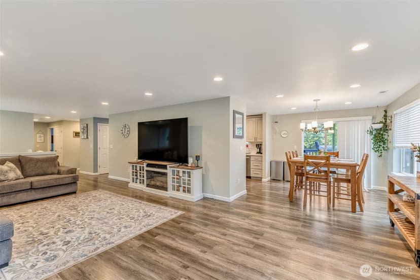 Property photo for 3027 108th Avenue E, Edgewood photo 6