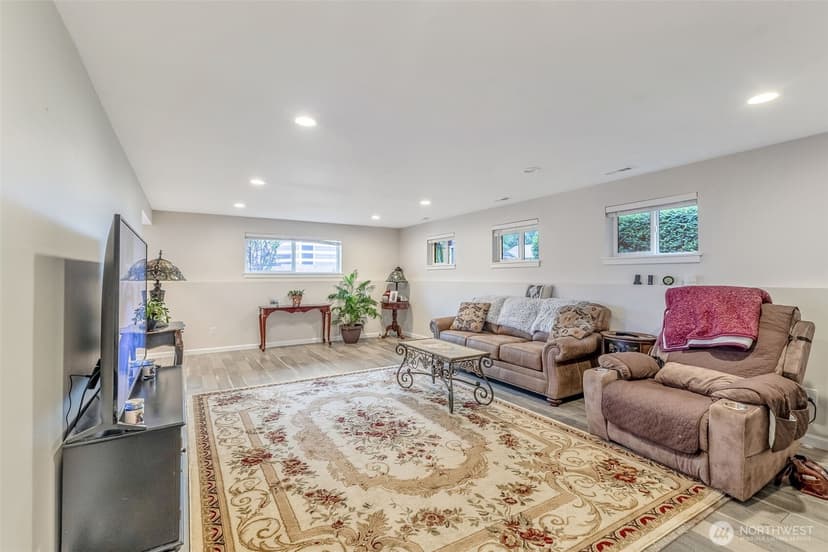 Property photo for 3027 108th Avenue E, Edgewood photo 31