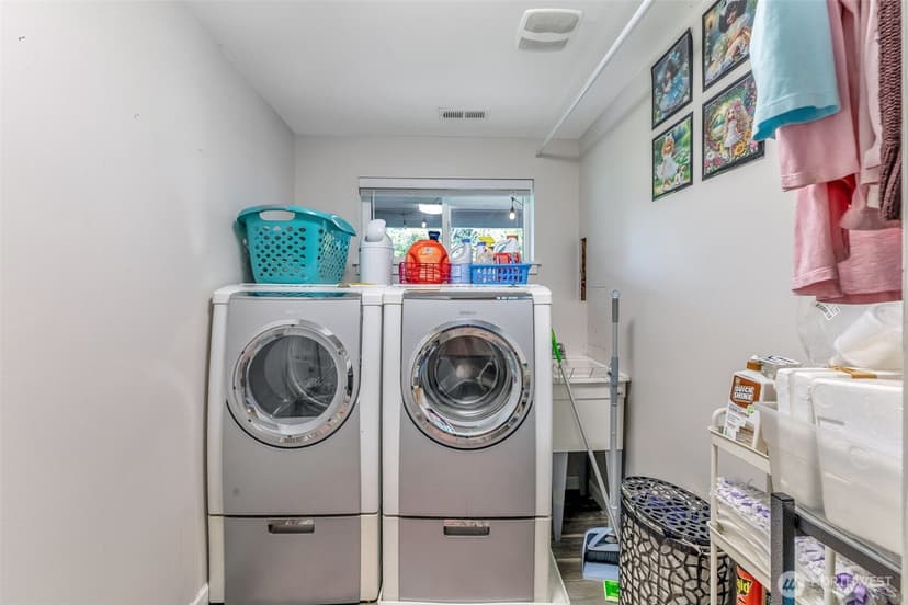 Property photo for 3027 108th Avenue E, Edgewood photo 32