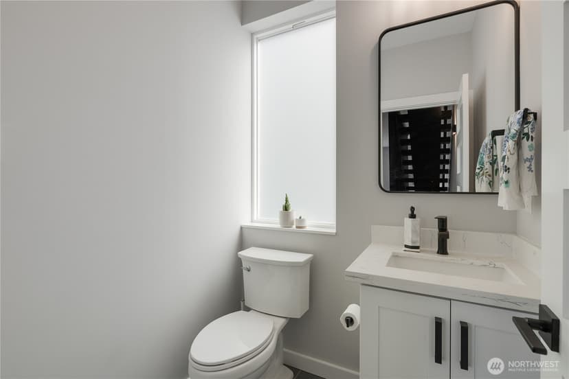 Property photo for 4020 Beach Drive SW, Seattle photo 13