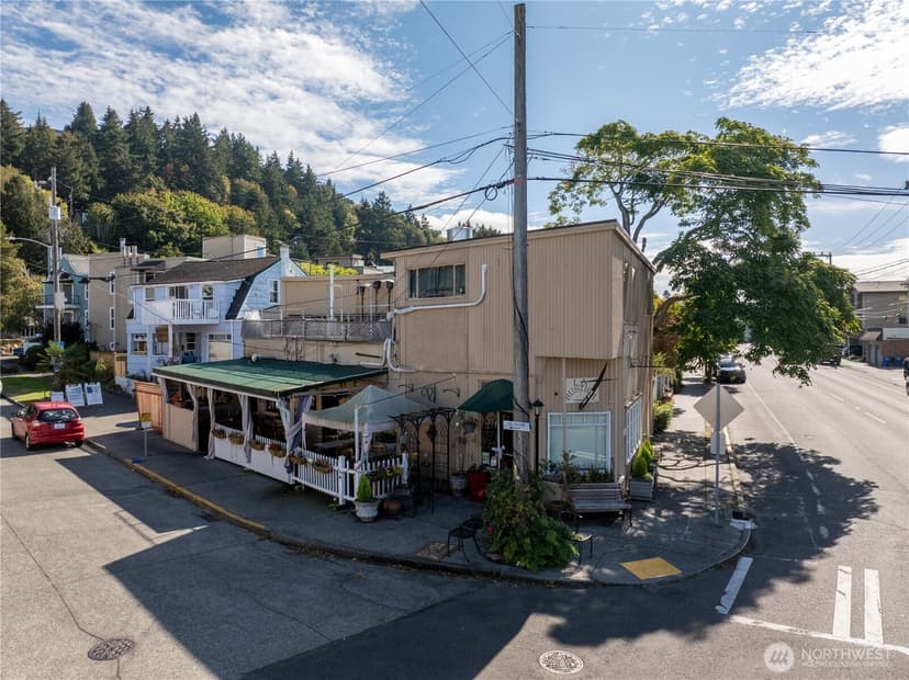 Property photo for 4020 Beach Drive SW, Seattle photo 33