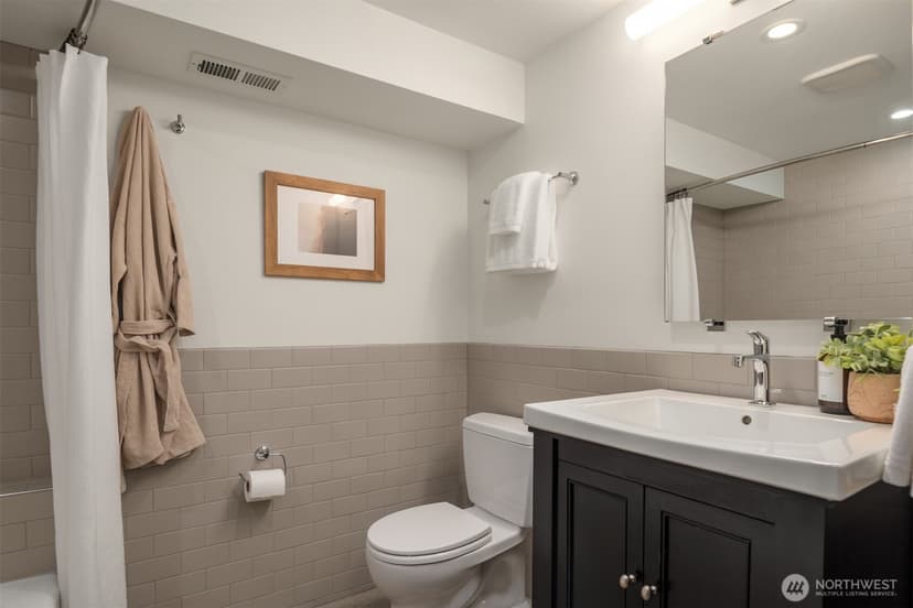 Property photo for 7728 46th Avenue SW, Seattle photo 29