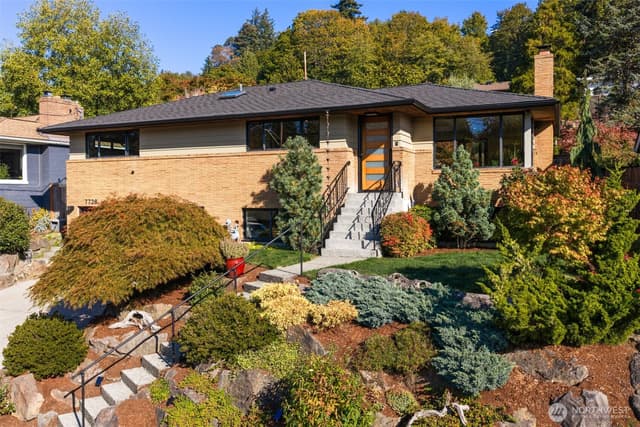 Property photo for 7728 46th Avenue SW, Seattle photo 2