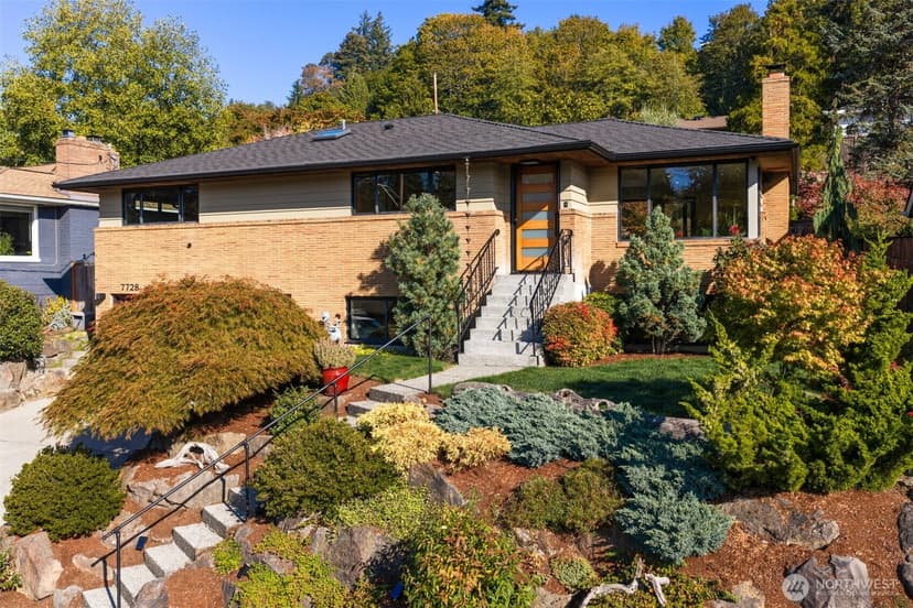 Property photo for 7728 46th Avenue SW, Seattle photo 2