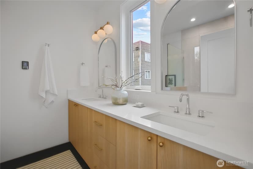 Property photo for 721 N 45th Street, Seattle photo 14