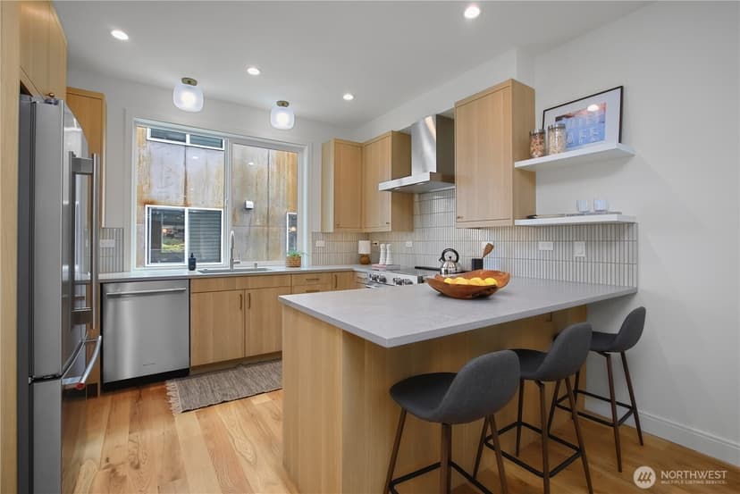 Property photo for 721 N 45th Street, Seattle photo 5
