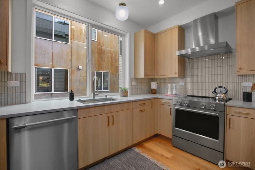 Property photo for 721 N 45th Street, Seattle photo 6