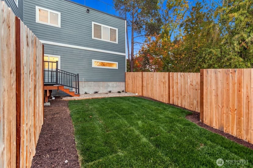 Property photo for 5812 57th Avenue NE, Seattle photo 6