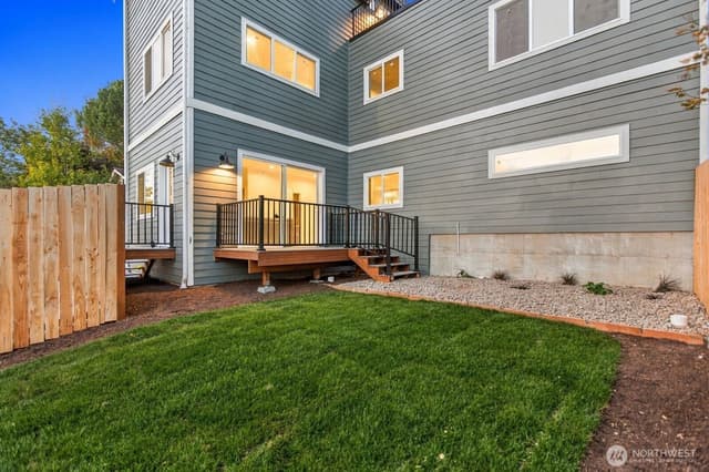 Property photo for 5812 57th Avenue NE, Seattle photo 4