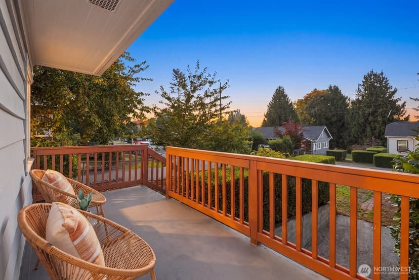 Property photo for 10032 11th Avenue SW, Seattle photo 2