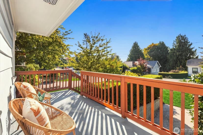 Property photo for 10032 11th Avenue SW, Seattle photo 7