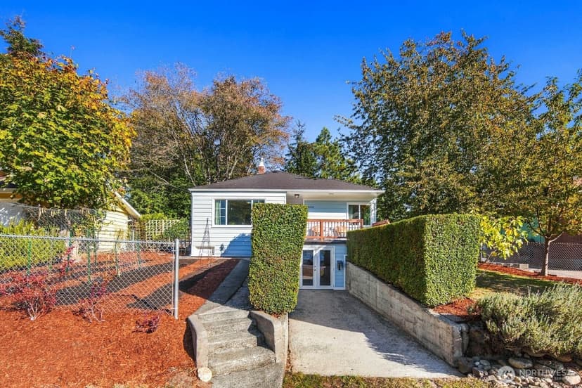 Property photo for 10032 11th Avenue SW, Seattle photo 4
