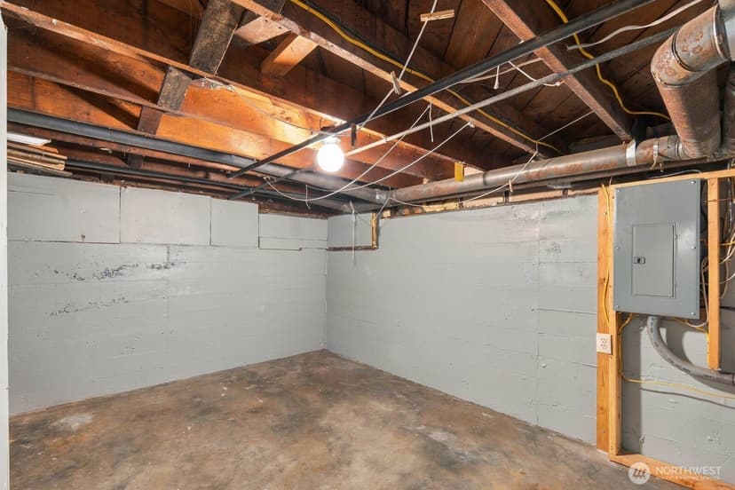 Property photo for 10032 11th Avenue SW, Seattle photo 23