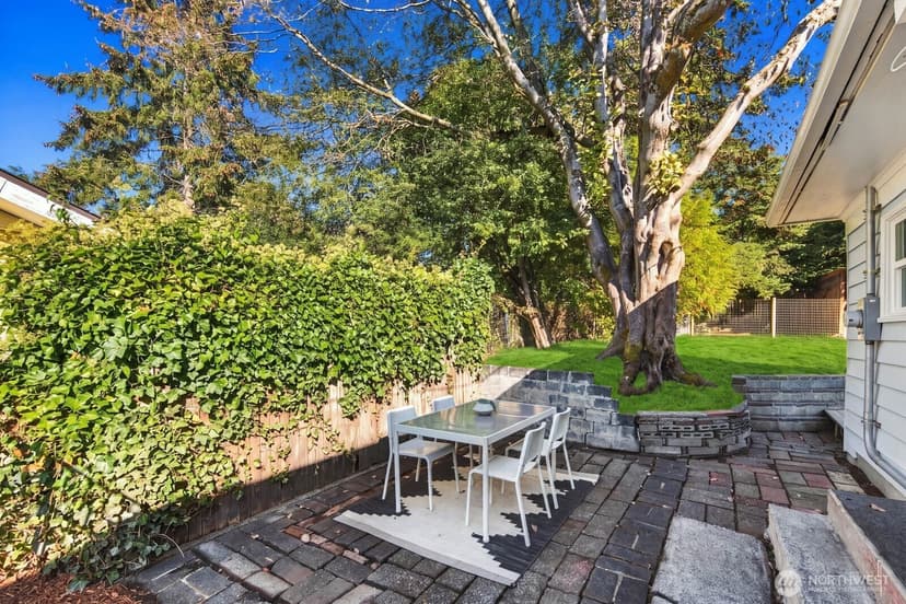 Property photo for 10032 11th Avenue SW, Seattle photo 24