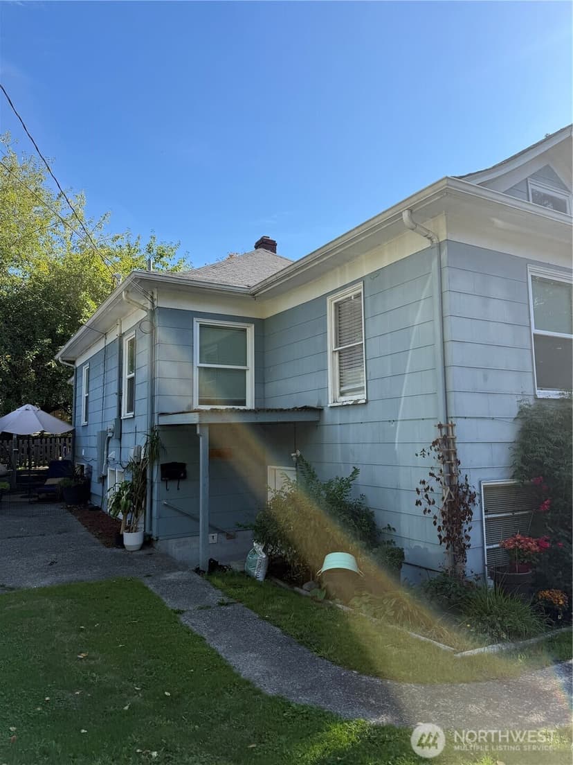 Property photo for 3852 Courtland Place S, Seattle photo 2