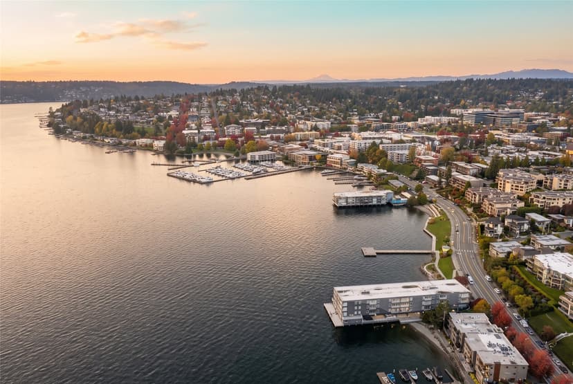 Property photo for 733 Lake Street S #1-A, Kirkland photo 2