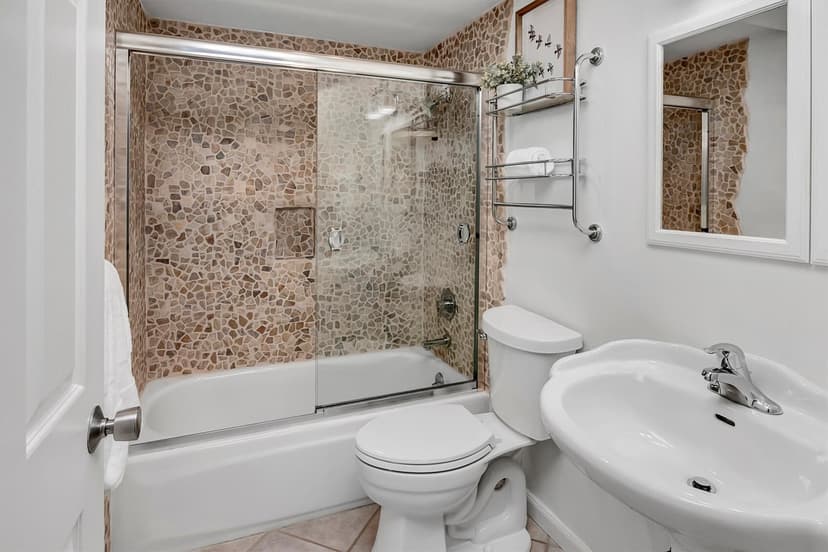 Property photo for 733 Lake Street S #1-A, Kirkland photo 21