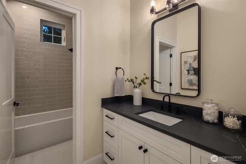 Property photo for 5533 106th Avenue NE, Kirkland photo 29