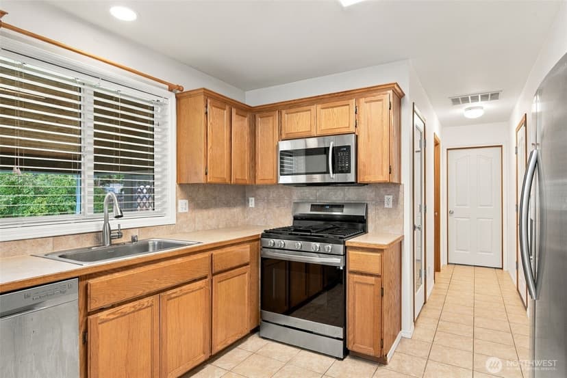 Property photo for 3723 85th Street Ct E, Tacoma photo 11