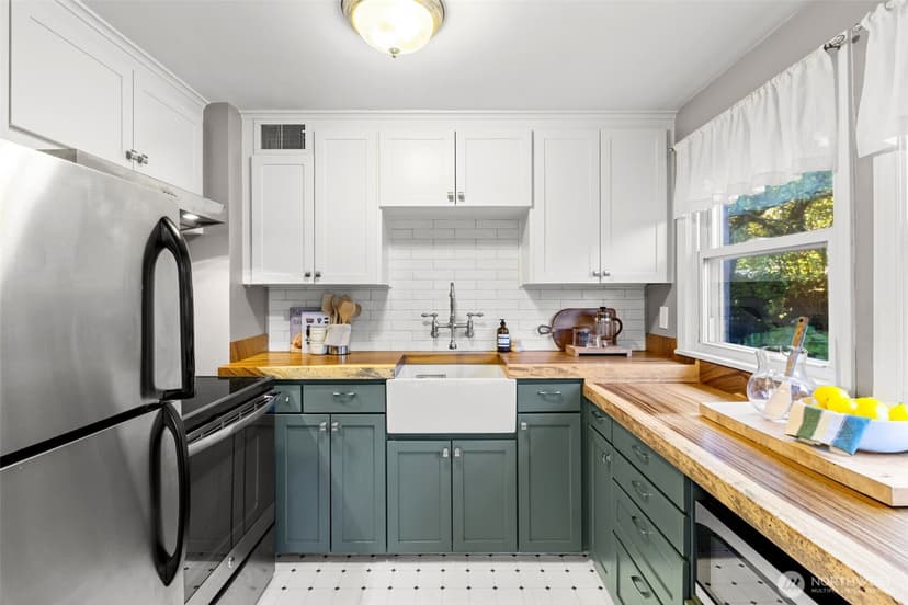 Property photo for 6251 37th Avenue NE, Seattle photo 10