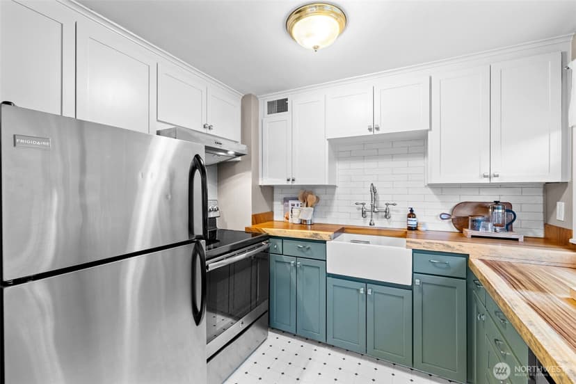 Property photo for 6251 37th Avenue NE, Seattle photo 12