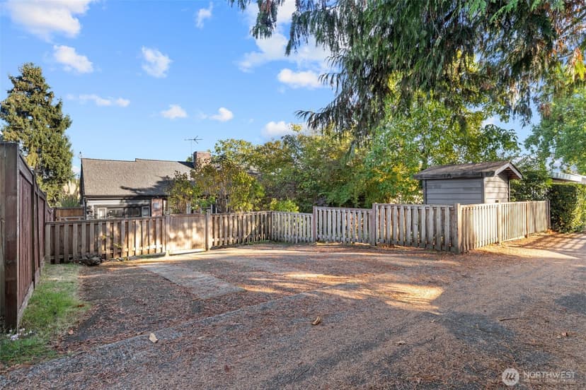 Property photo for 6251 37th Avenue NE, Seattle photo 26
