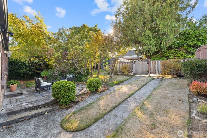 Property photo for 6251 37th Avenue NE, Seattle photo 20