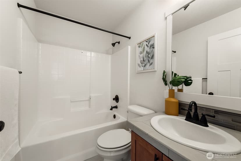 Property photo for 1321 Greenwich Walk NE, Issaquah photo 19