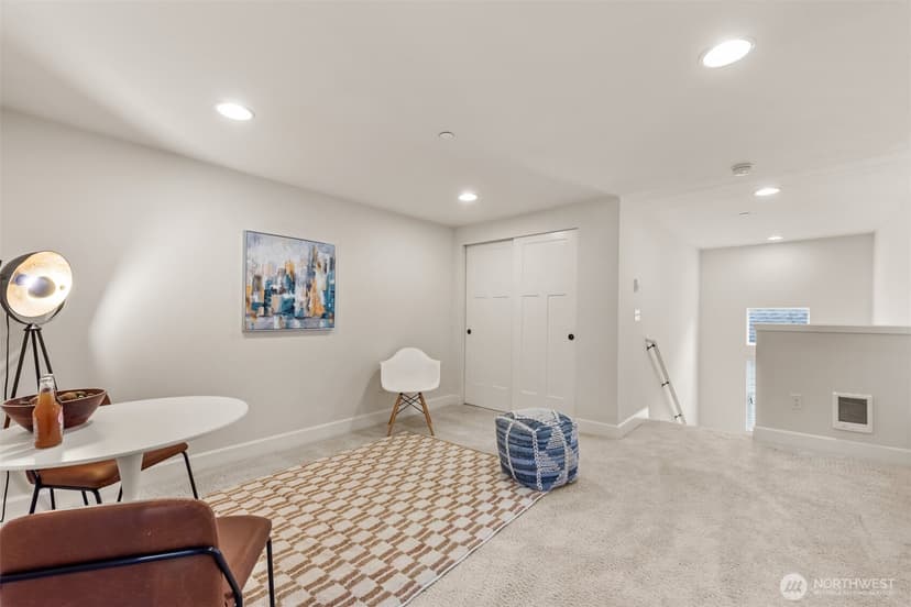 Property photo for 1321 Greenwich Walk NE, Issaquah photo 21