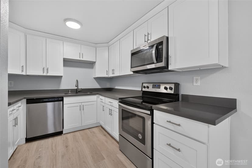 Property photo for 10410 12th Avenue Ct S, Parkland photo 6