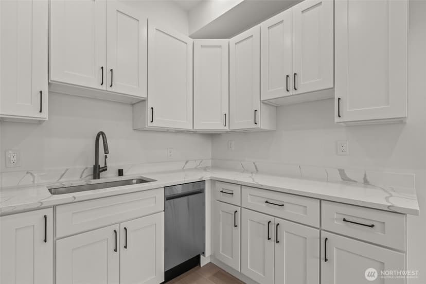 Property photo for 15815 47th Avenue S, Tukwila photo 34