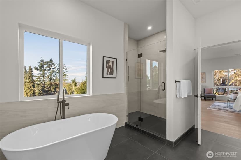 Property photo for 15815 47th Avenue S, Tukwila photo 16